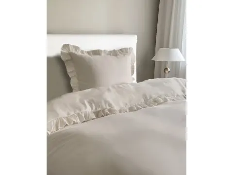 Pościel bawełniana z falbankami 140x200 Jasny beż - bawełna enzymatyczna Zapięcie na guziki