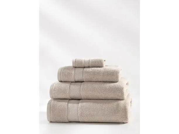 Ręcznik do rąk i twarzy Leo 50x90 cm – jasnobeżowy, 100% bawełna, 650 g/m²