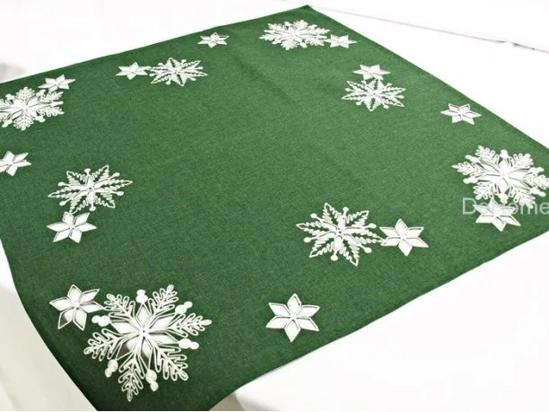 Haftowany bieżnik świąteczny 85x85 cm Laufer zielony 15974