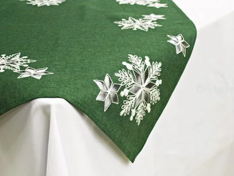 Haftowany bieżnik świąteczny 85x85 cm Laufer zielony 15974
