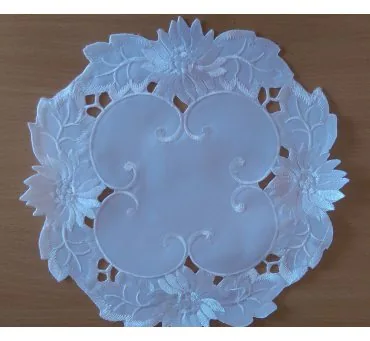 Serwetka haftowana śr. 30 wz. 962