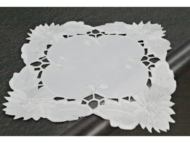 Serwetka haftowana 25x25 wz. 962