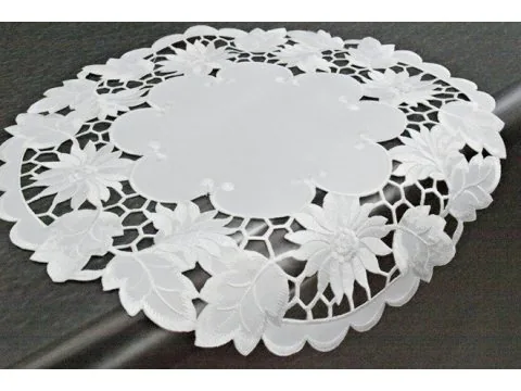 Serwetka haftowana śr. 40 cm wz. 962