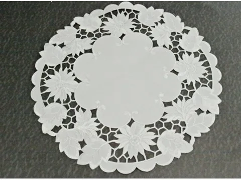 Serwetka haftowana śr. 40 cm wz. 962