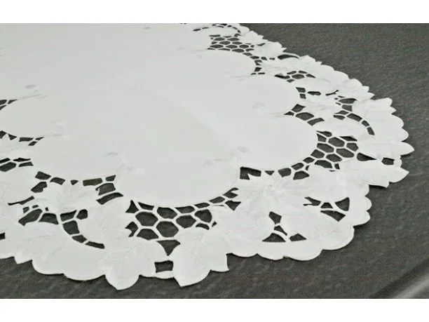 Serwetka haftowana 30x45 cm wz. 962