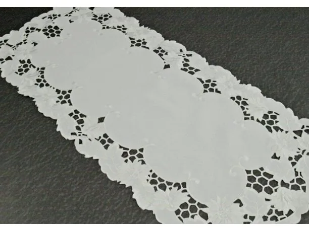 Bieżnik haftowany - biały - 40x90 cm - wz. 962