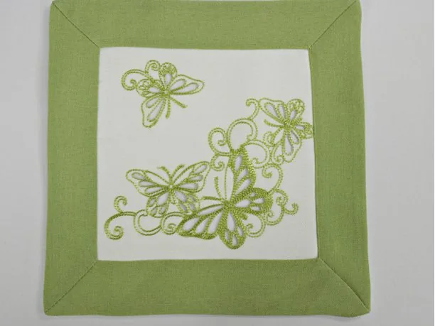 Serwetka haftowana 25x25 cm 15794 Motylki zielone