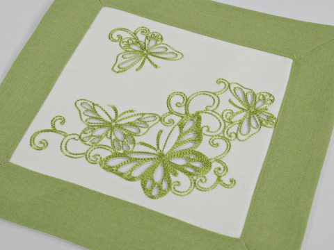 Serwetka haftowana 25x25 cm 15794 Motylki  zielone Serwetka haftowana 25x25 cm 15794 Motylki  zielone