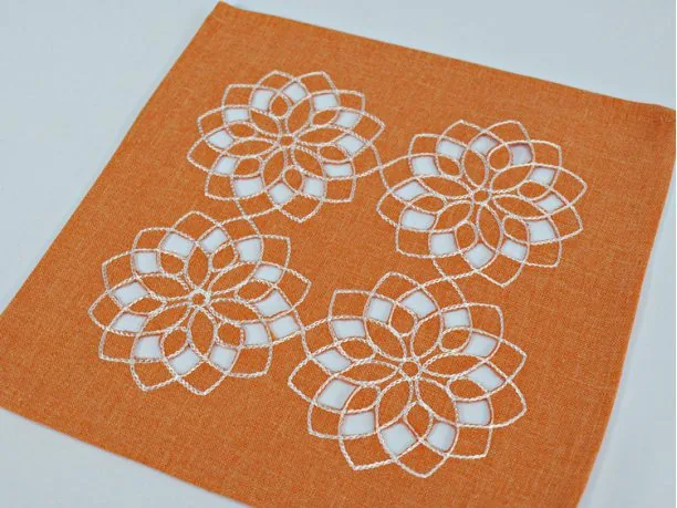 Serwetka haftowana 25x25 cm int 14604 Kwiat Pomarańczowy