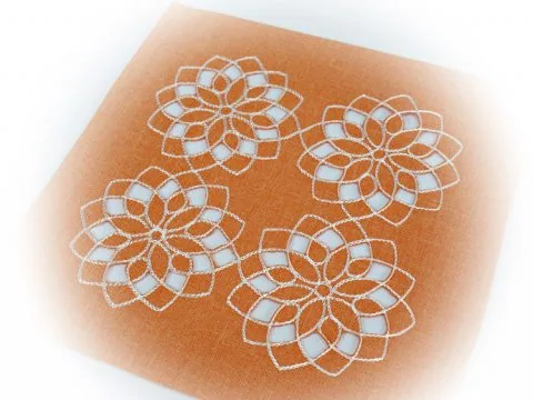 Serwetka pomarańczowa haftowana 25x25 | Wzór kwiatowy