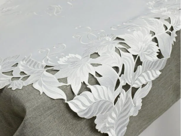 Bieżnik haftowany Biały 85 x 85 cm wz. 1684 kwadrat