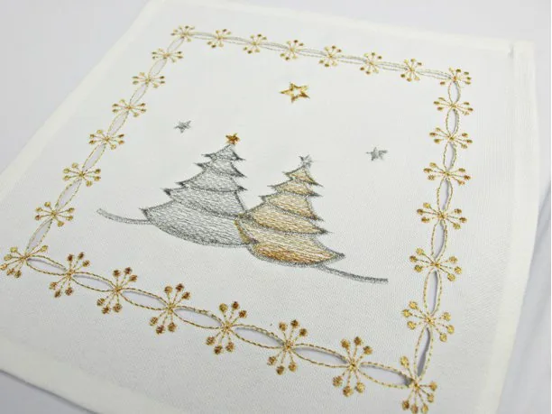 Serwetka świateczna biała, serbrna, złota choinka - 25 x 25 cm int 16172