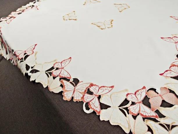 Bieżnik haftowany - pomarańczowe- żółte - motylki - 85 x 85 cm 15702 kwadrat