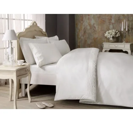 Ekskluzywna pościel satynowa z koronką - Olivia White - 200x220 - Tivolyo