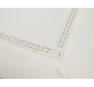 Bieżnik biały z koronką 30x45 nowoczesny dekoracyjny