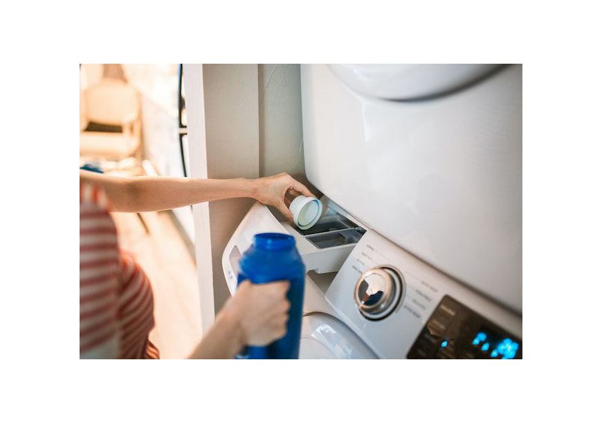 Jak prawidłowo prać prześcieradło z gumką, aby zachowało swoje właściwości?