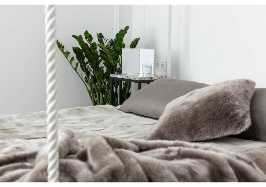 Szarość i czerń w aranżacji sypialni - wygląda ponuro czy elegancko?