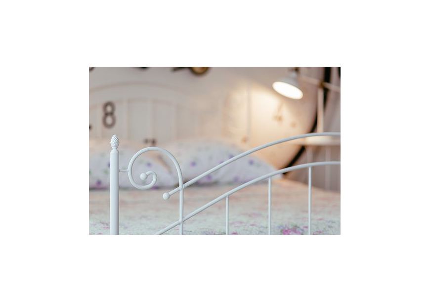 Co zrobić, żeby prześcieradło nie zsuwało się podczas snu - skuteczne rady