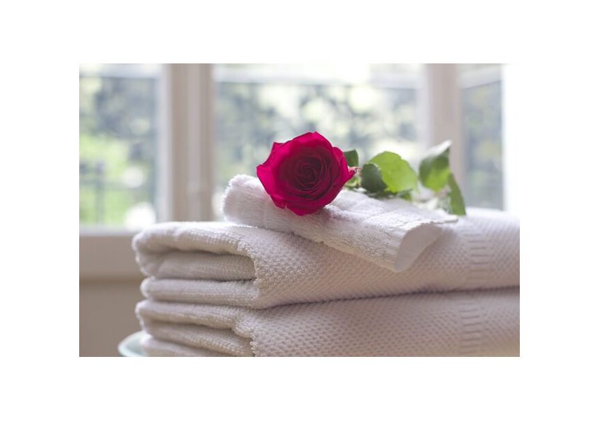 Dlaczego ręczniki po praniu są szorstkie i śmierdzą? Mamy na to sposoby!