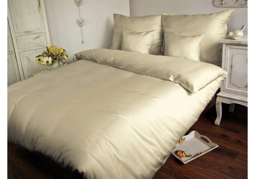 Jak pościelić łóżko? Sposoby na efektowne ścielenie łóżka