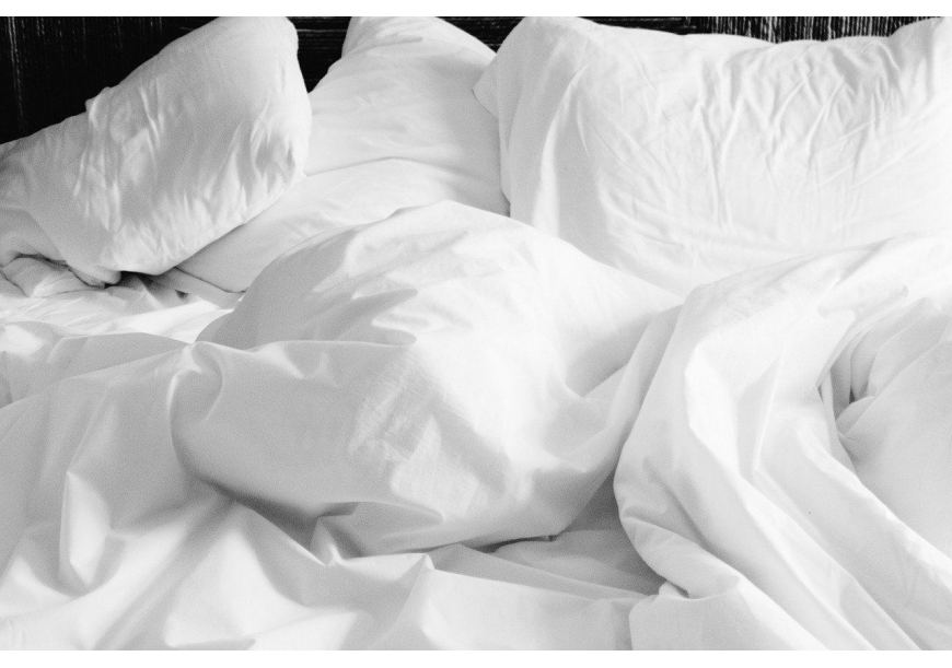 Czy można prać pościel z ubraniami?